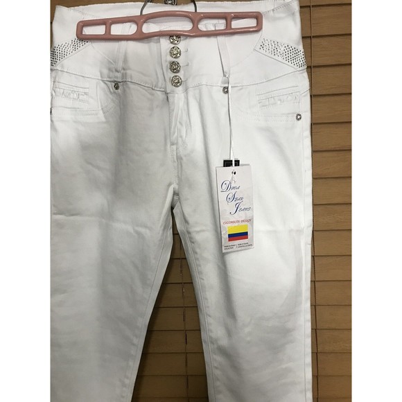 Diva Star Push Up Medium Rise Jeans White Capri Embellished - Picture 3 of 15